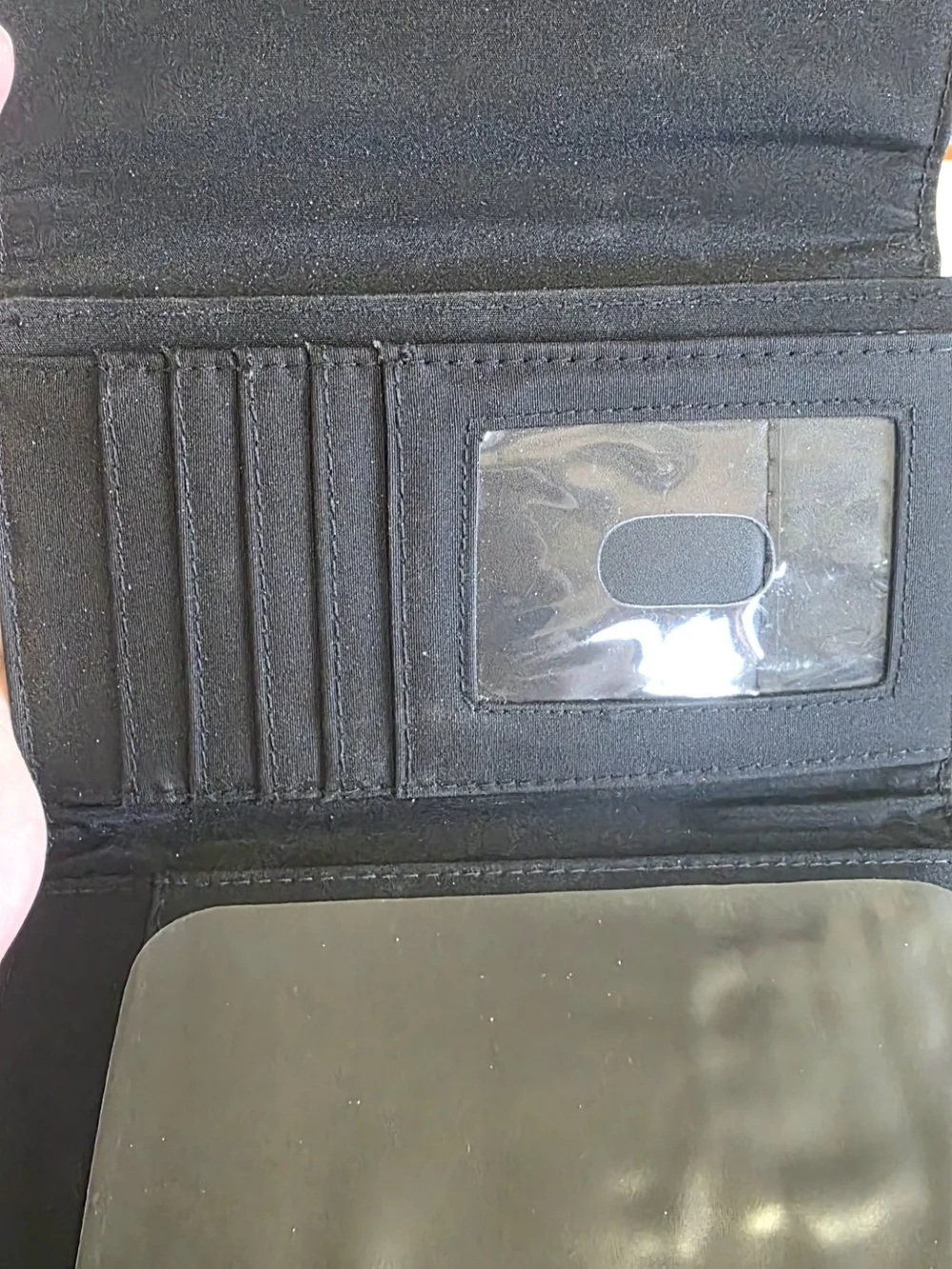 Guang Tong Black Patent Wallet